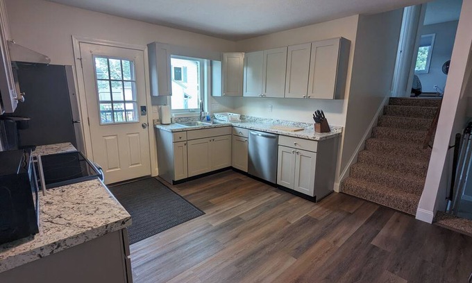 Winooski House | Spacious 3 BR Home 5 mins from UVM w/Free Parking