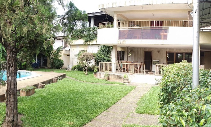 Cocody Apartment | Apartment with pool, garden, all services included