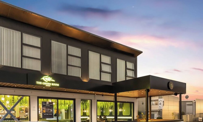 East Tamaki Apartment | Self Contained Studio Apartment with secure access and close to all amenities!