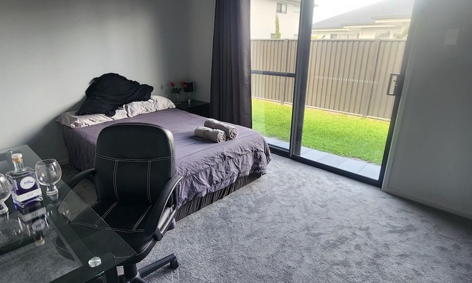 Ballina House | Modern Guest Suite A/C, spa, walk to shops, airport, cinema, restaurants, creek.