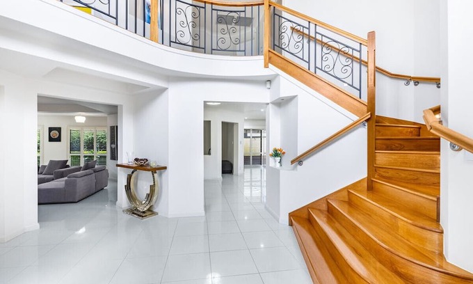 Sunnybank Hills House | Spacious Comfy 5 Bedroom Home near Sunnybank