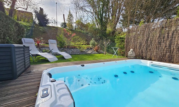 Touques House | Maison Familiale, 8 Couchages, Spa, Terrasse