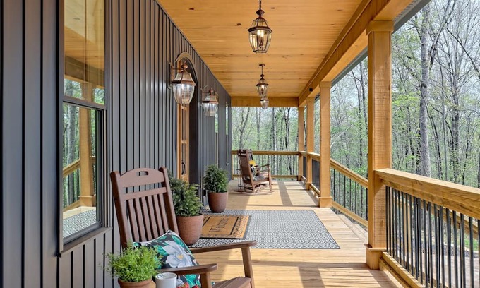 Clarkesville Cabin | Helen is Open!-Oct 14-16 Available-Fire Pit