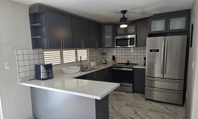 Los Paseos de Dorado House | Stylish and Elegant Derado, Double Gated communty pool tennis court 10 person cap