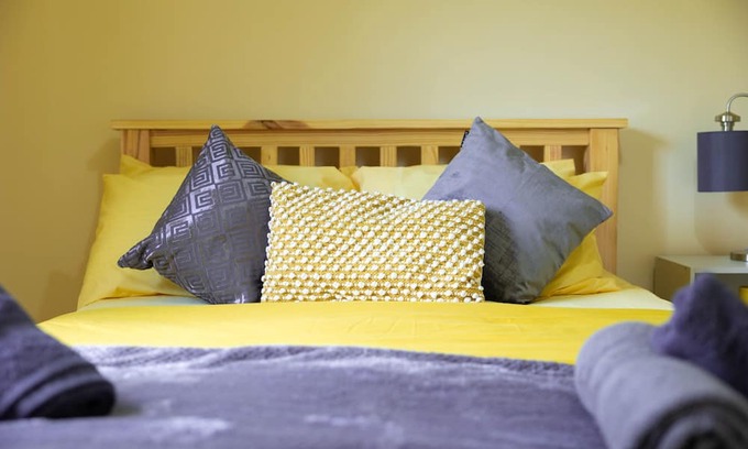 Kingstown House | Pierocks Highgate Entire house Free Parking and WI-FI