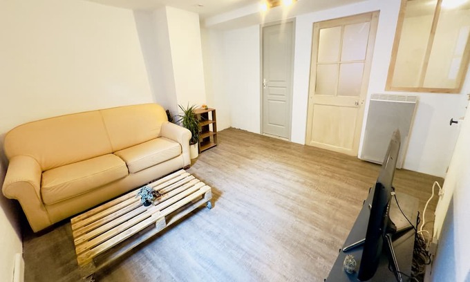 Montagnac House | Charmante Maison à Montagnac. Animaux de Compagnie Acceptés !
