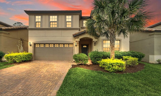 Four Corners House | Luxurious 9BR/6BA Resort Home | Sleeps 18 | Private Pool & Resort Amenities