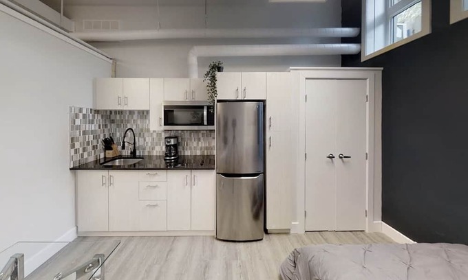 Sandy Hill Apartment | Studio in the heart of downtown!