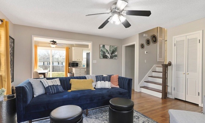 Lee's Summit House | Charming Home <1mile From Downtown Lees Summit