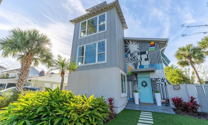 Jacksonville Beach House | Jax Beach Retreat &Villa Courtyard Fire Pit Groups