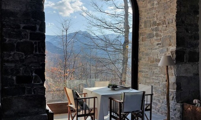 Corniglio Villa | Wonderful private villa for 8 people with TV, pets allowed, panoramic view and parking