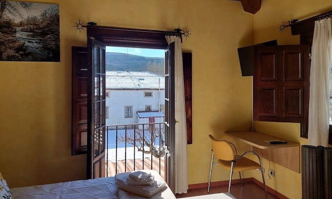 Sotillo del Rincon House | El Valle Hotel Tiene Mucho Encanto en una de las Zonas más Bonitas de Soria