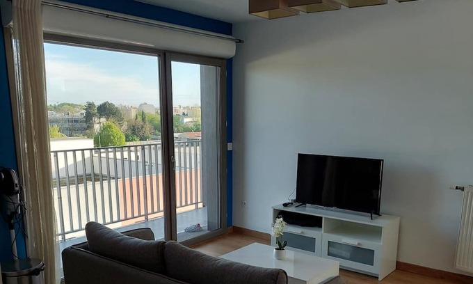 Thiais Apartment | Location Meublée Appartement 65m2 Région Parisienne, au Pied Tramway T7 + Métro7