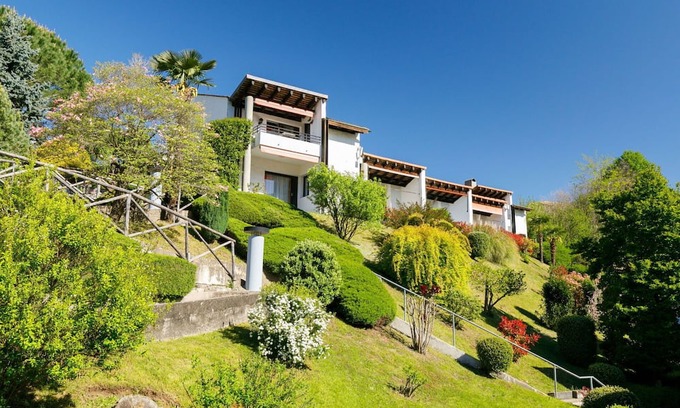 Sonvico Apartment | Cosy apartment for 4 people with WIFI, pool, TV, patio, pets allowed, panoramic view and parking