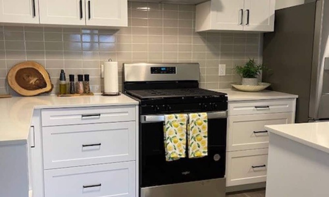 Fenelon Falls Apartment | Deluxe Place on Kawartha Lakes