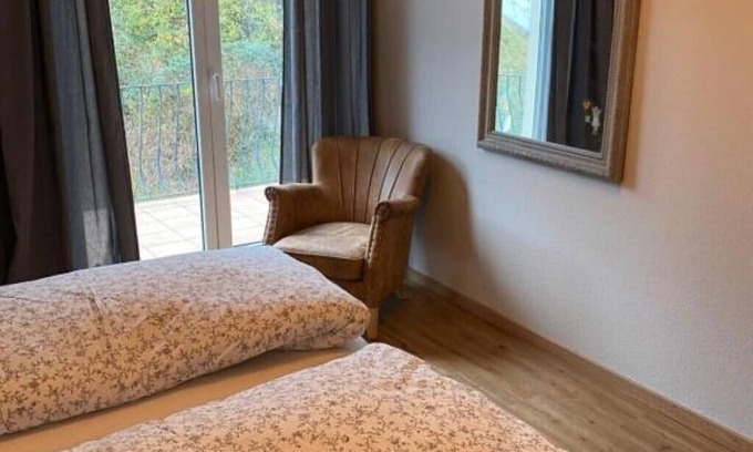 Britzingen Apartment | Ferienwohnung Rebblick 60 qm, Max. 2 Personen + Kleinkind