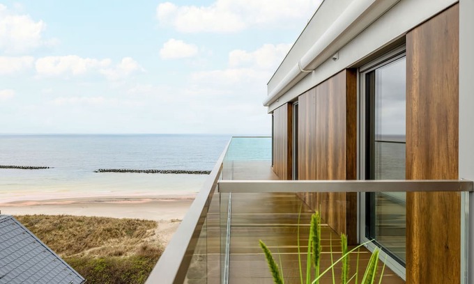 Darlowko Apartment | Blue Apartment With Sea View by Renters