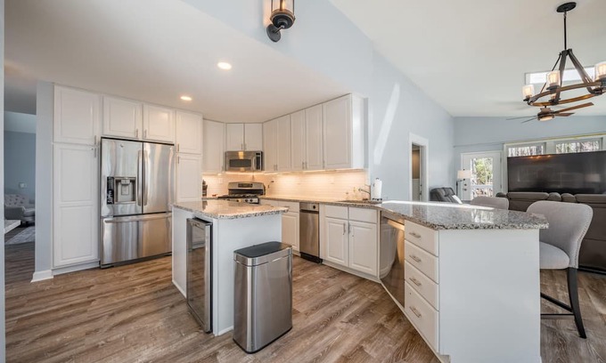 Chapel Hill House | Best Location Luxury 3 BD Escape Near Airport