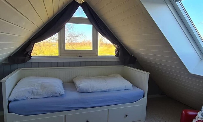 Toenning Apartment | Hygge holiday home on the dike
