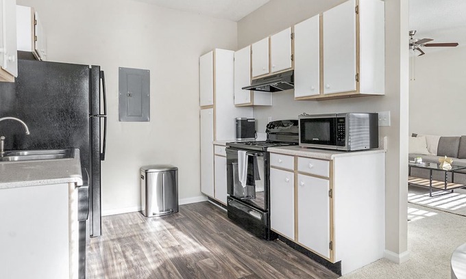 Jamestown Apartment | Modern Apartment in Prime Location (ID1182X417)