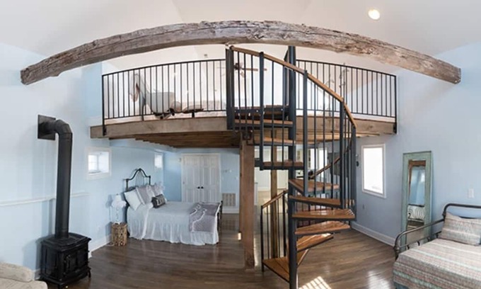 Forest Cottage | Charming Stable Cottage Located on West Manor Estate