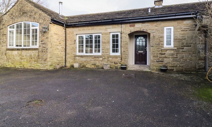 Malham Cottage | ANNEX, romantic, with a garden in Malham