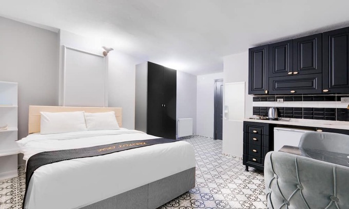 Kabatas House | Flat 5 min to Galata Tower, Istiklal and Bosphorus