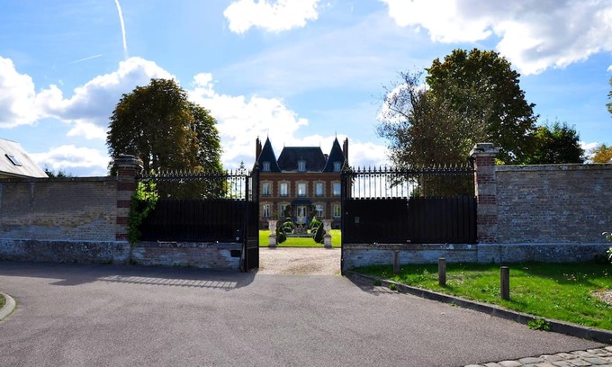 Martot Other | Homerez - Spacious mansion for 8 ppl. with swimming-pool at Criquebeuf-sur-Seine
