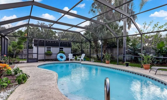 Miramar House | Historic SanMarco Hideaway for 4