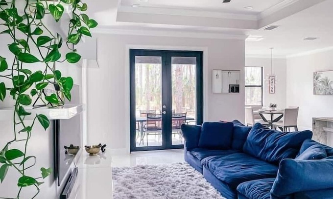 Rural Estates Apartment | 3 Bedroom 767814 by Houzlet