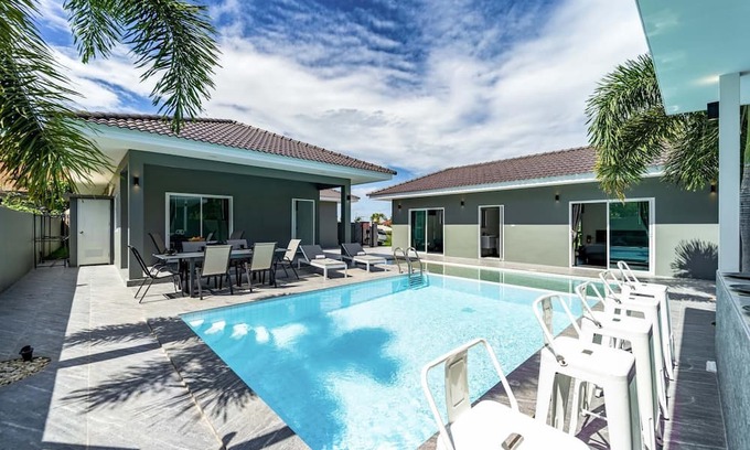Khao Tao Villa | Modern Pool Villa with 5 Bedrooms (EDO)
