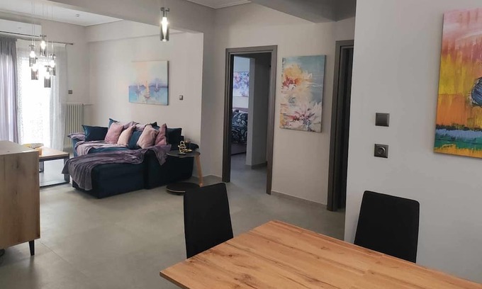 Volos City Centre Apartment | Modern appartment, perfect for couples & families. Enhanced Security features!