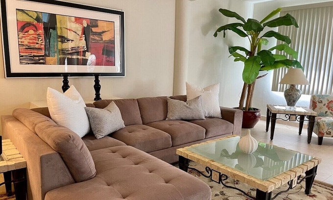 Tamuning House | Spacious 4BD/2.5BA Retreat Near Hospital & Tumon