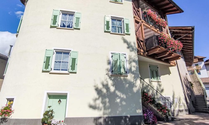 Livo Apartment | Lovely apartment for 4 guests with WIFI, TV, patio and pets allowed