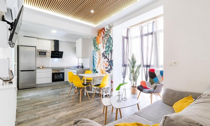 Chana Apartment | Luxury Apartment Near Granada Center - 3 Mins to Train Station