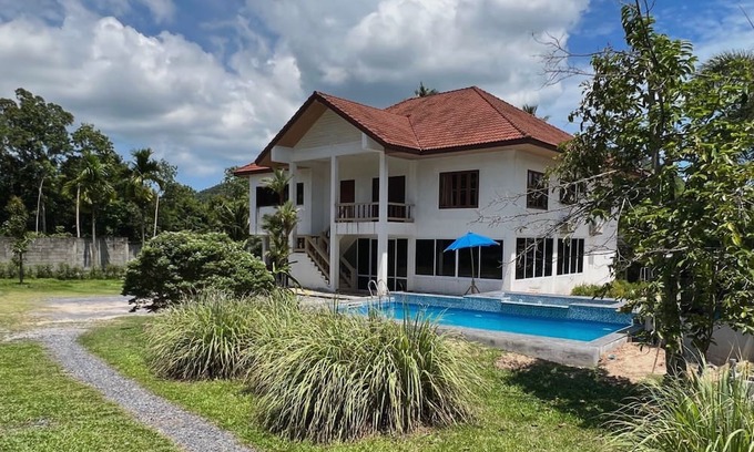 Thong Krut Villa | Charming 3-bedroom villa in kho samui Chang Wat Surat Thani