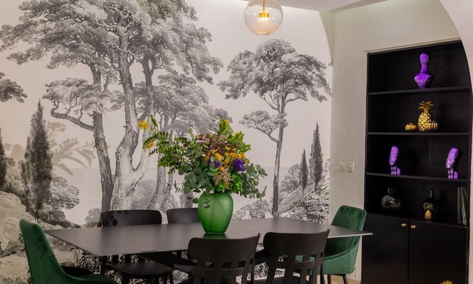 Presidence Apartment | Cozy 1-bedroom flat in downtown Plateau-Abidjan, where nature and serenity meet.