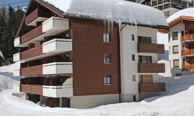 Bettmeralp Apartment | The Bettmeralp lies high above the Rhone Valley on the Great Aletsch Glacier at