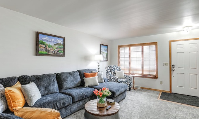 Clearfield House | Townhome w/Patio: 1 Mi to Clearfield Riverwalk