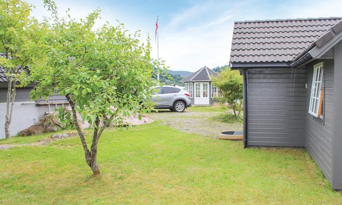 Fjaler House | Stunning home in Korssund with house a panoramic view
