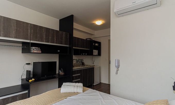 Brooklin Novo Apartment | Glow Brooklin 1301 – New and Modern 30m Subway