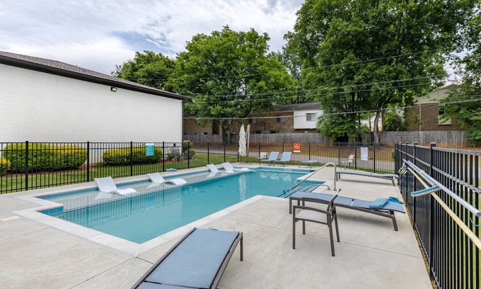 Sherwood Park Apartment | Charming studio apartment in awesome Huntsville near Redstone Arsenal