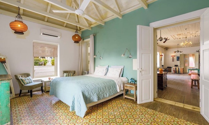 Pietermaai District Hotel | Family Suite with 1 Kingsize Bed and 2 Single Beds at Villa Tokara