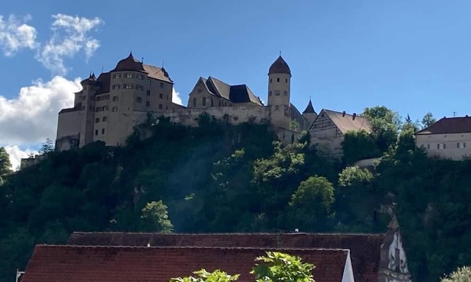 Harburg Apartment | Vacation appartment by the old bridge with a grnd view to the castle