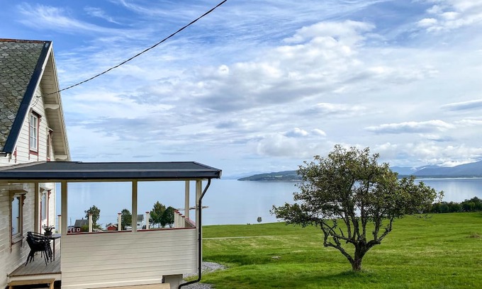 Midsund Municipality House | Lovely home in Fiksdalen