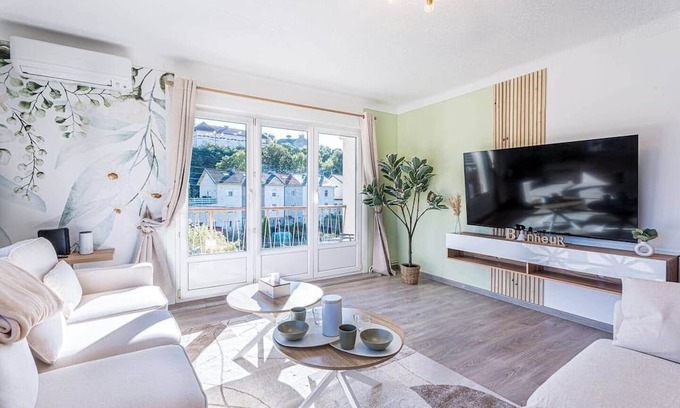 Joeuf Apartment | Marie - Comfort & Brightness - 115m² - 2sdb - Wifi
