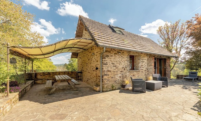 Segur-le-Chateau House | Exceptional gite
