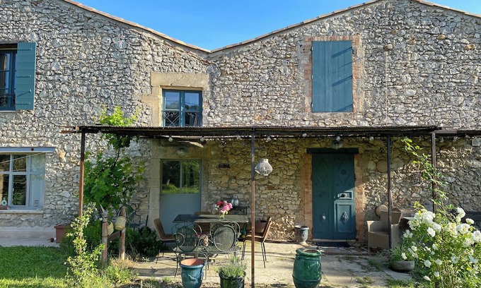 Dions House | Beautifully renovated house with swimming pool in the Gard near Uzès 3 bedrooms and private bathroom