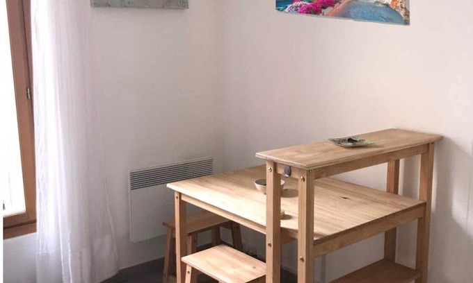 Cite Apartment | Lovely, quiet studio, just a few minutes' walk from the town center