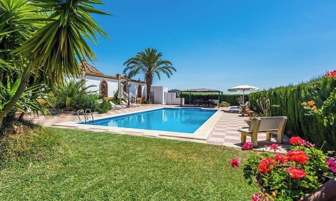 Lora Del Rio Villa | Cortijo Hacienda Nueva Lora del Río by Ruralidays